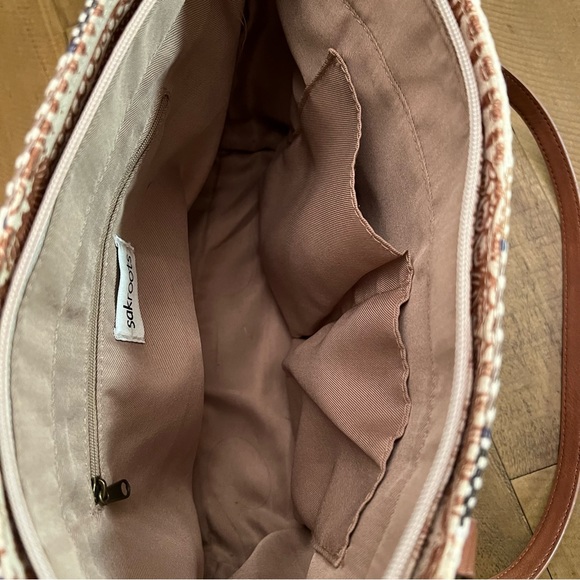 Sakroots Metro Tobacco Batik Stripe Artist Circle Medium Tote - Picture 8 of 10